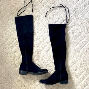 Women’s Long black boots in a size 81/2